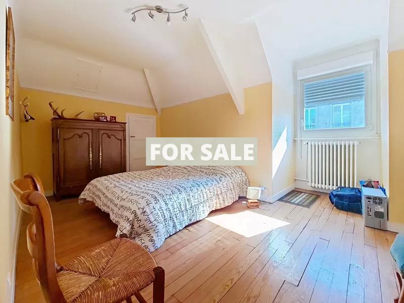 Town House in Great Village Location