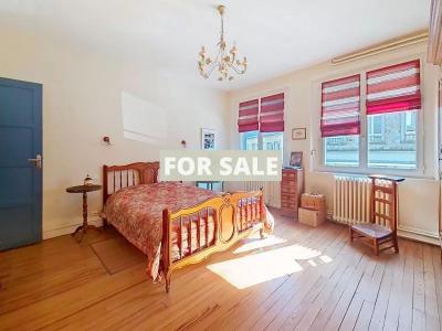 Town House in Great Village Location