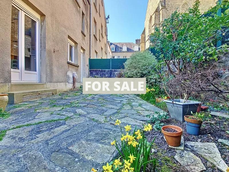 Town House in Great Village Location