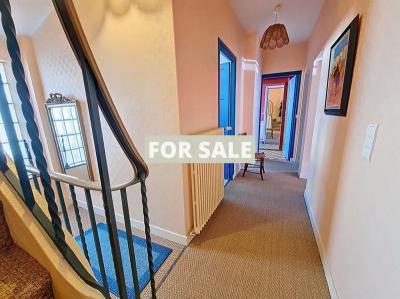 Town House in Great Village Location