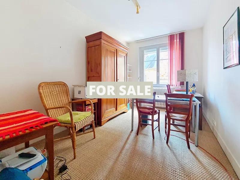 Town House in Great Village Location