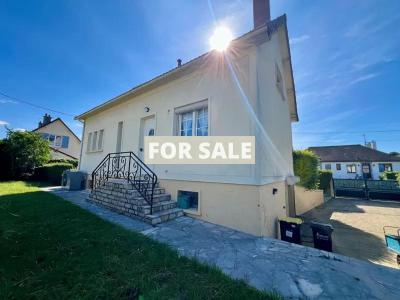 Detached House with Garden