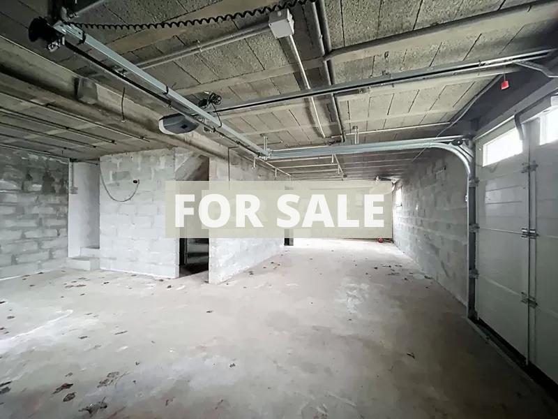 Detached House with Garden by the Coast