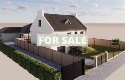 Detached House with Garden by the Coast