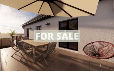 Detached House with Garden by the Coast