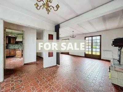 Detached House with Garden by the Coast