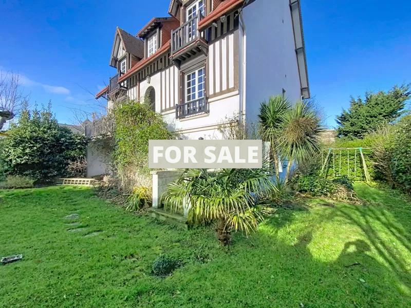 Period House in Glorious Coastal Location