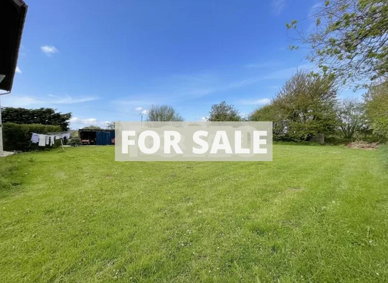 Detached Country House with Landscaped Garden