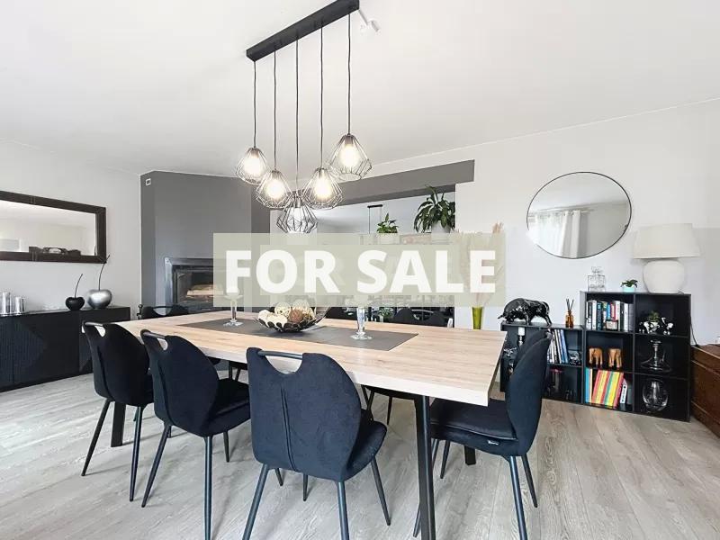 Detached Country House with Landscaped Garden