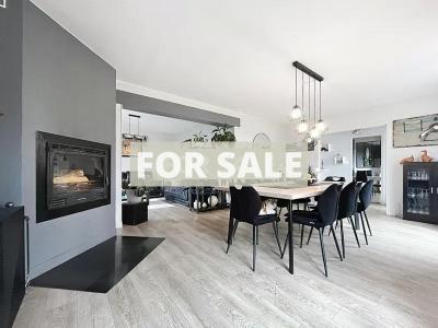 Detached Country House with Landscaped Garden