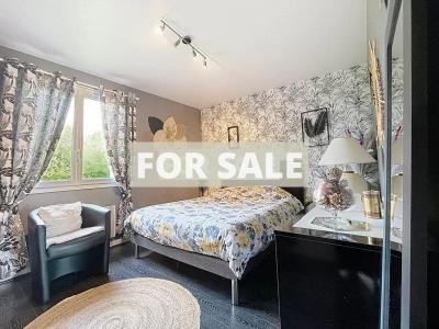 Detached Country House with Landscaped Garden