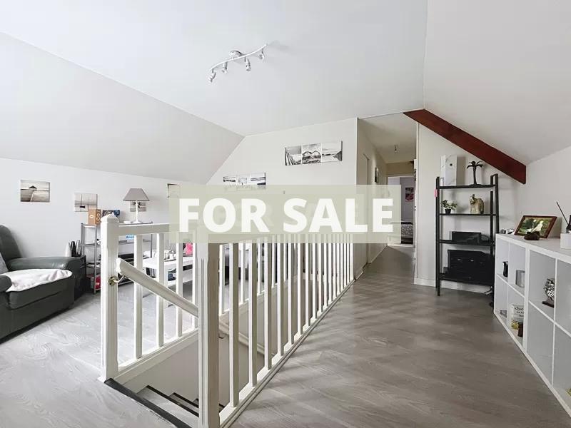 Detached Country House with Landscaped Garden