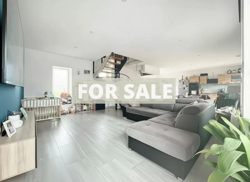 Detached House with Garden by the Coast