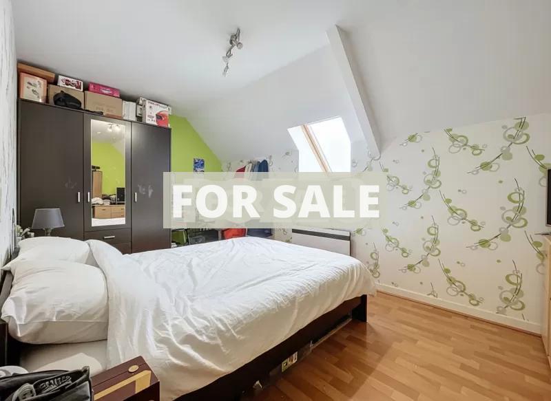 Traditional House with Garden