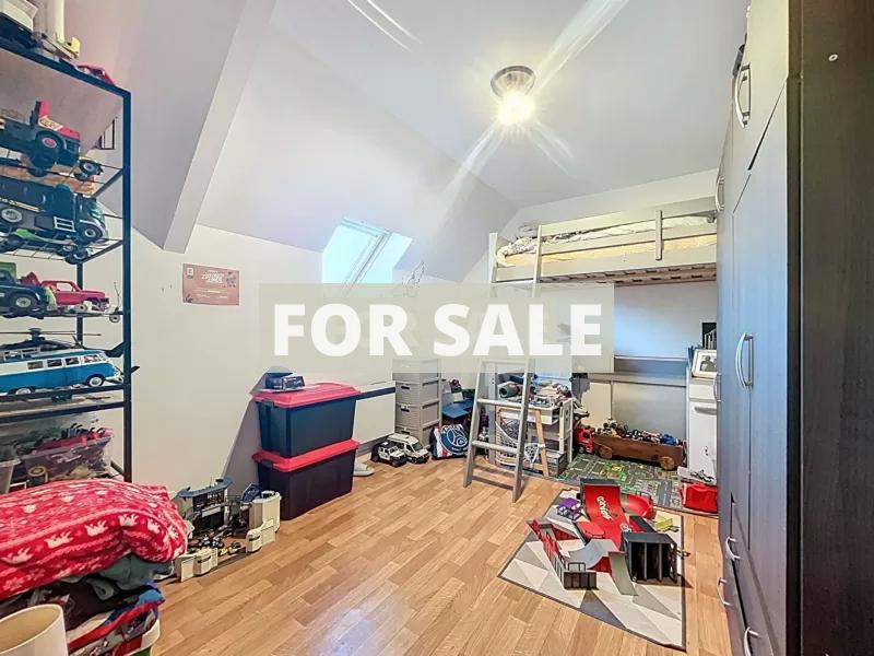 Traditional House with Garden