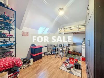 Traditional House with Garden