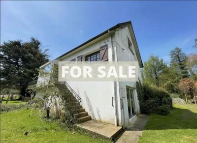 Detached House with Landscaped Garden