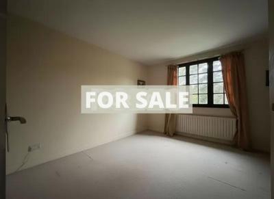 Detached House with Landscaped Garden