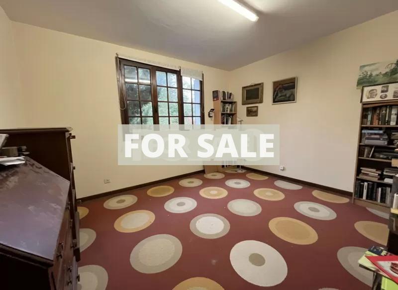 Detached House with Landscaped Garden