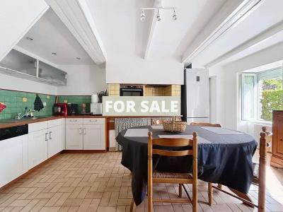 Detached Country House with Garden and Lake