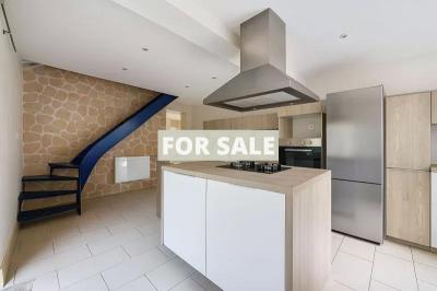House with Outbuildings 5 minutes from the Coast