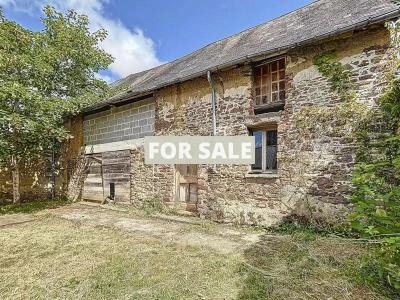 House with Outbuildings 5 minutes from the Coast