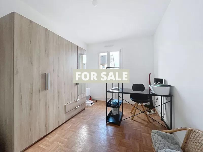 Modern Detached House in Perfect Condition