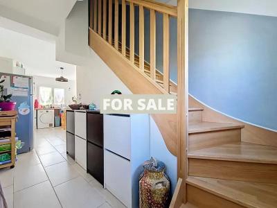 Modern Detached House with Garden