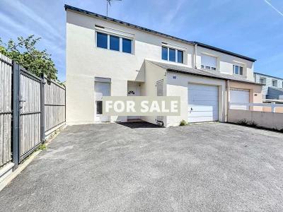 Detached House and Garden in Coastal Resort