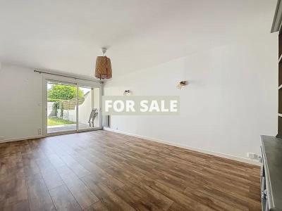 Detached House and Garden in Coastal Resort