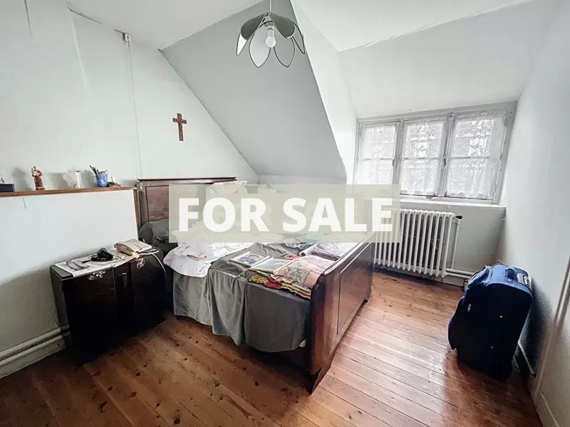 Detached Country House with Outbuilding