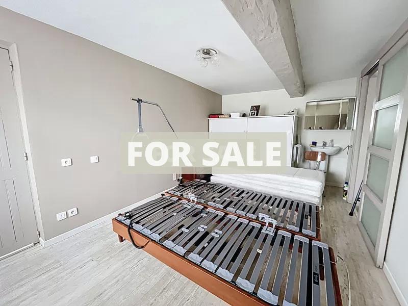 Detached Country House with Outbuilding