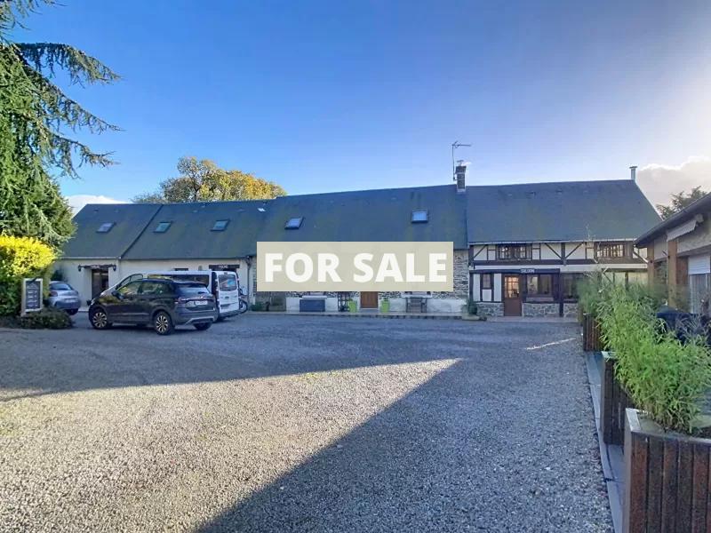 Main House with Swimming Pool Plus 5 Guest Gites