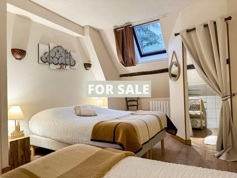 Main House with Swimming Pool Plus 5 Guest Gites