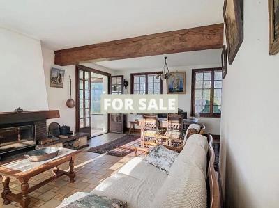 Detached House with Landscaped Garden