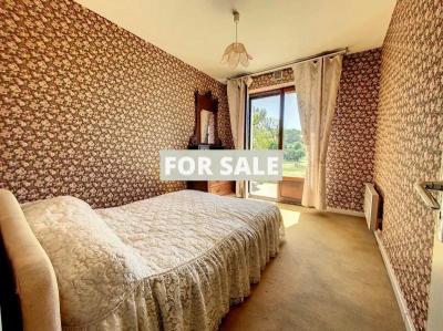 Detached House with Garden by the Coast