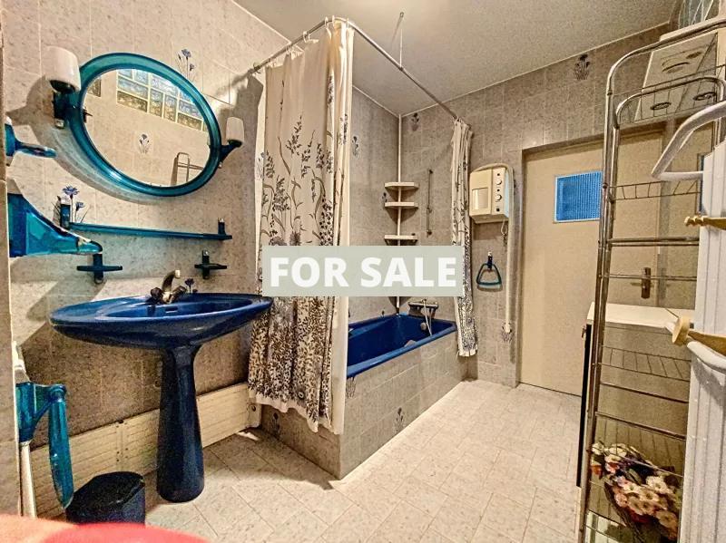 Detached House with Garden by the Coast