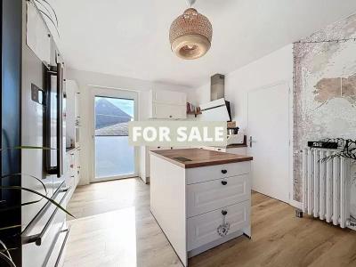 Detached House with Garden by the Coast