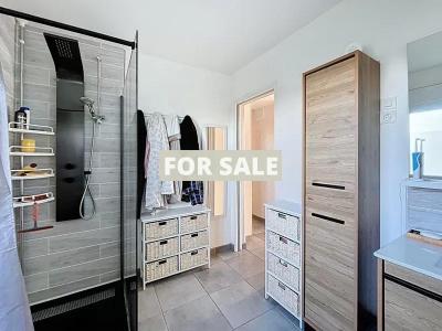 Detached Country House with Outbuilding