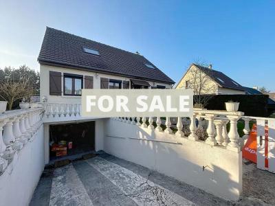 Detached Villa With Garden