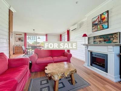 Detached House with Beautiful Garden