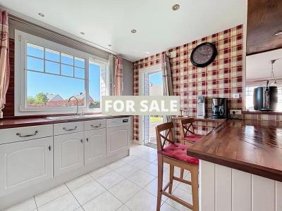 Detached House with Beautiful Garden