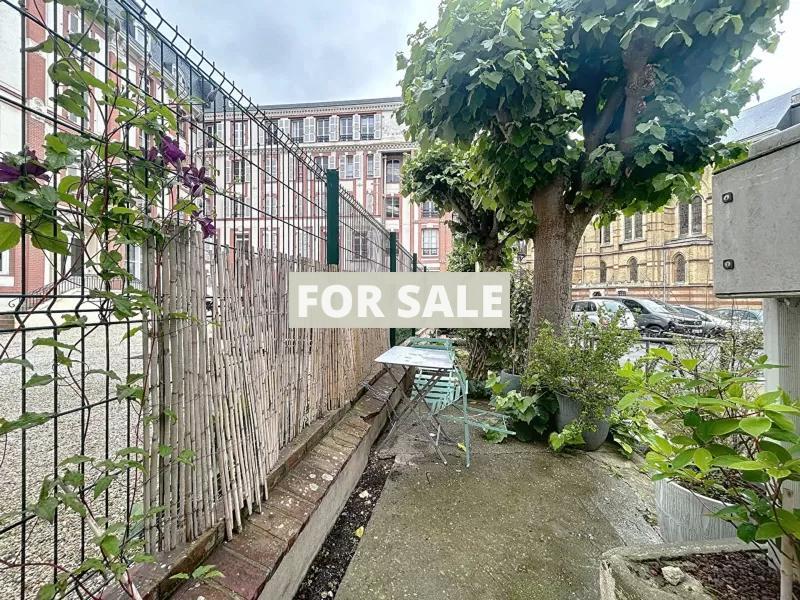 Business Premises For Sale with Apartment