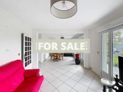 Detached House with Landscaped Garden