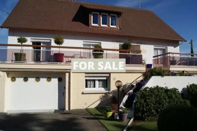 Detached House with Garden by the Coast