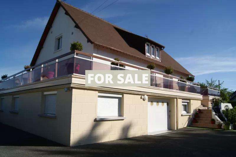 Detached House with Garden by the Coast