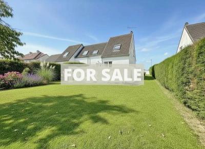 Traditional House with Garden