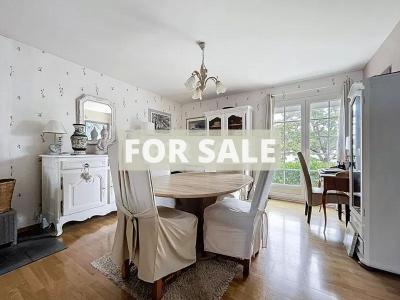 Traditional House with Garden