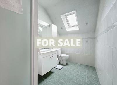 Traditional House with Garden