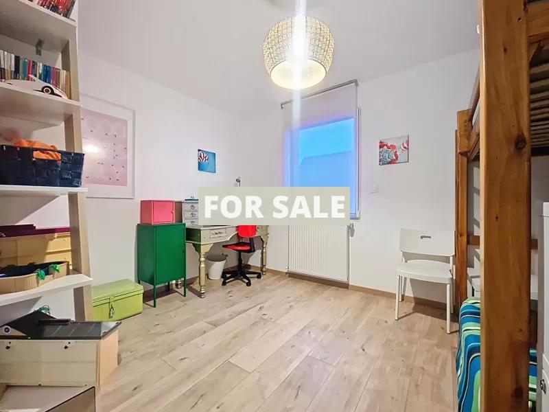 Contemporary Detached House Close to the Coast